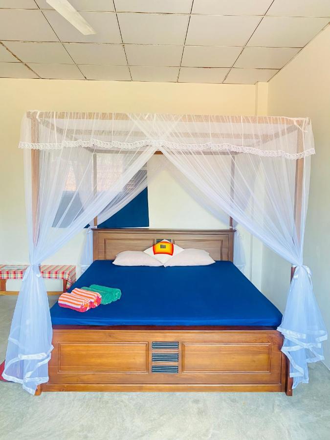 Coconut Reach Hotel Mirissa Buitenkant foto